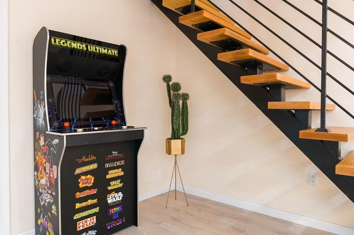 Spacious 3br Oasis With Patio & Arcade Fun In Philly Apartment