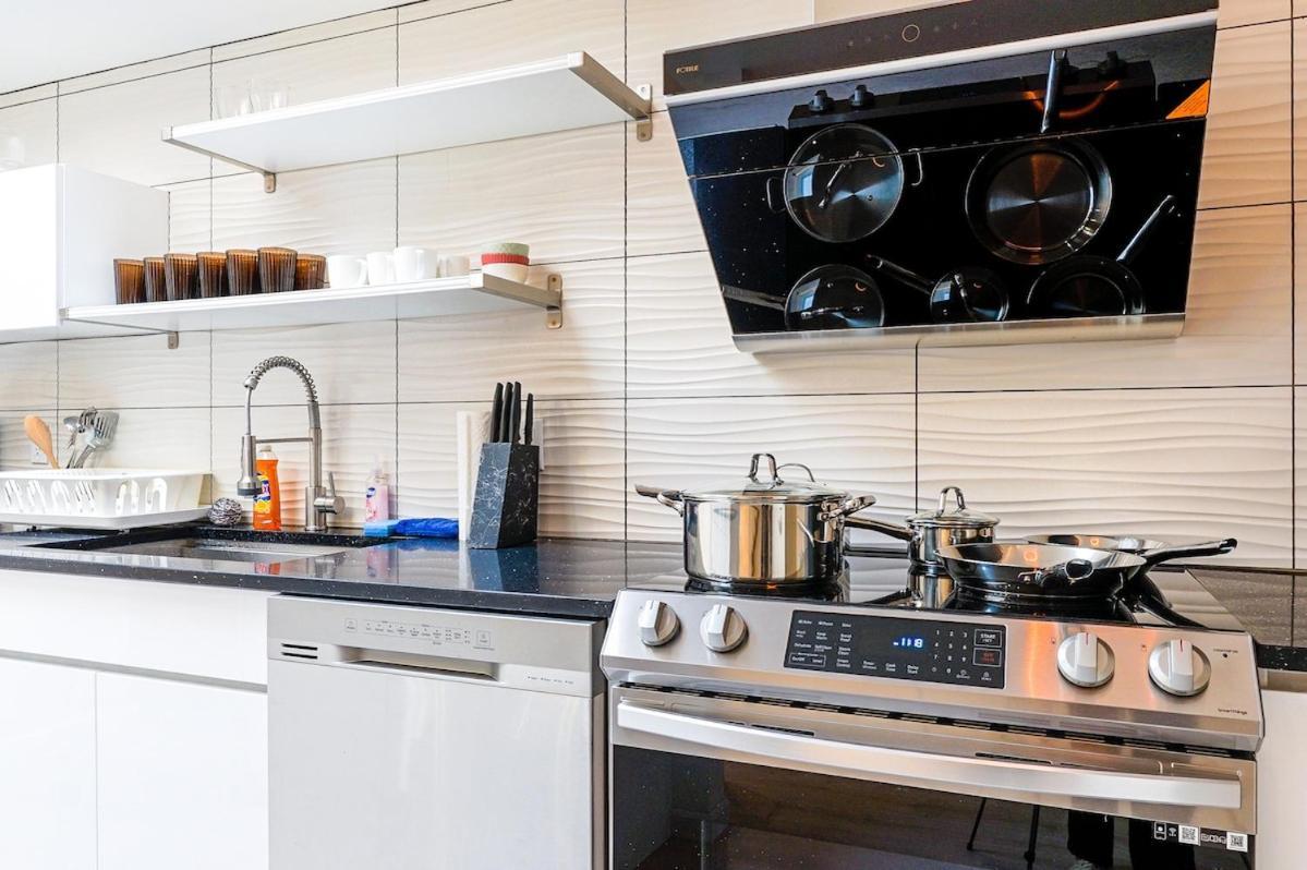 Spacious 3br Oasis With Patio & Arcade Fun In Philly Apartment *