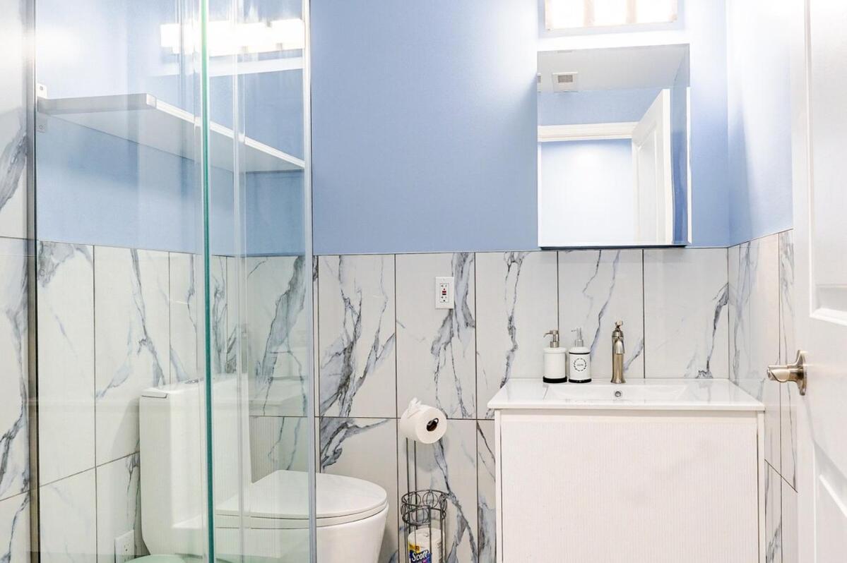Spacious 3br Oasis With Patio & Arcade Fun In Philly Apartment